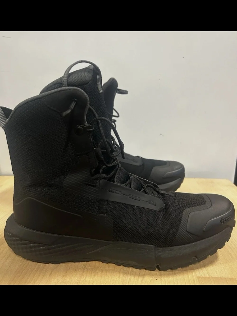 Under Armour Men's Black High-Top Tactical Boots Charged Valsetz